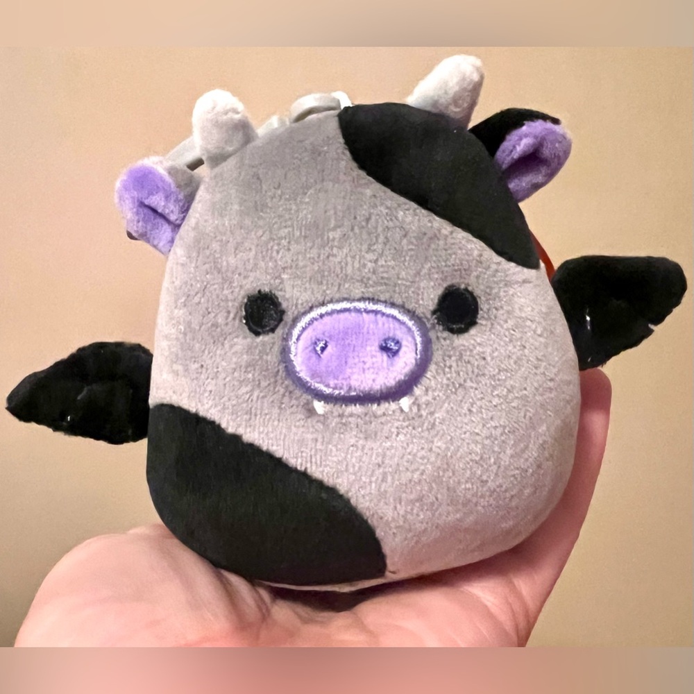 Bridget 3” clip vampire cow